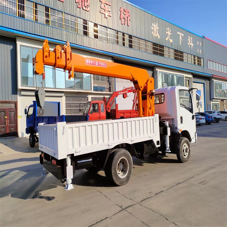 荷塘区三轮随车吊定制 农用改装机自备吊中瑞长期出售